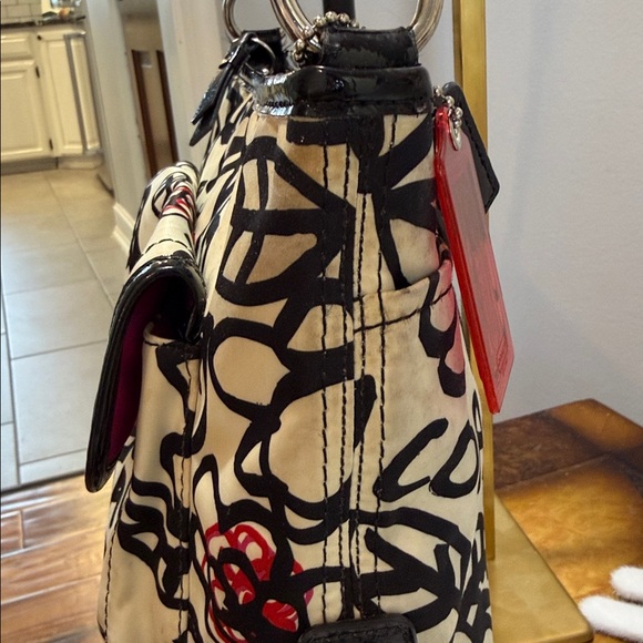 Coach black and tan/red accents, raspberry lining, 11 ny 10 adj  shld/crss 2 tag - Picture 10 of 16